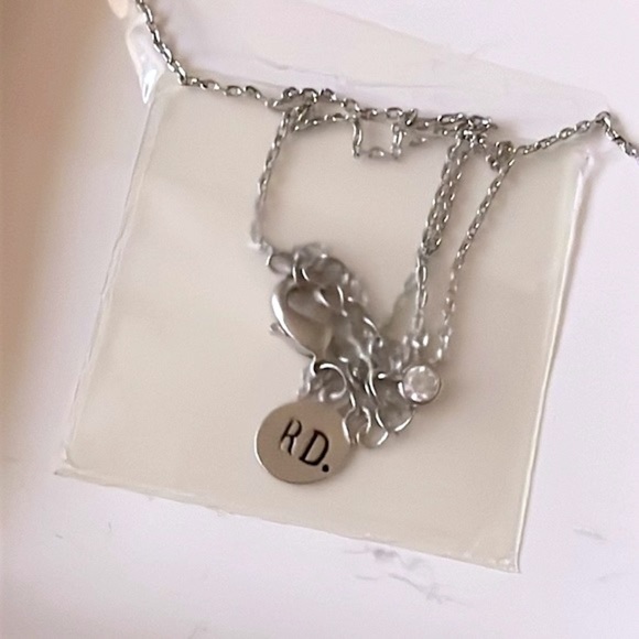Brand New Rae Dunn Fur Mama Rhodium Plated Over Brass Necklace Dog Cat Lover Paw - Picture 10 of 12